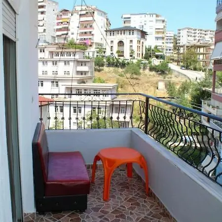 Lägenhet Family Gjirokastër
