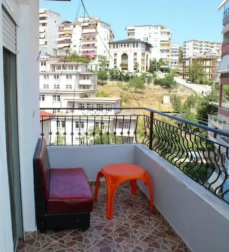 公寓 Family Gjirokastër